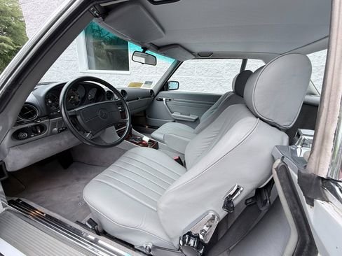Used 1989 Mercedes-Benz 560 SL image 9