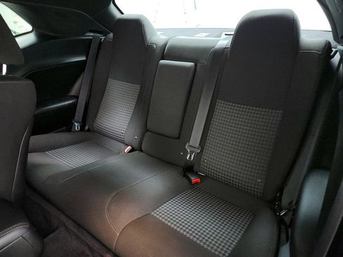 Used 2018 Dodge Challenger R/T Scat Pack RWD image 21