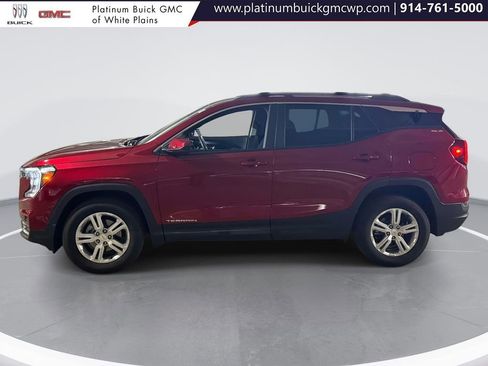 Used 2024 GMC Terrain SLE w/ Driver Convenience Package image 8