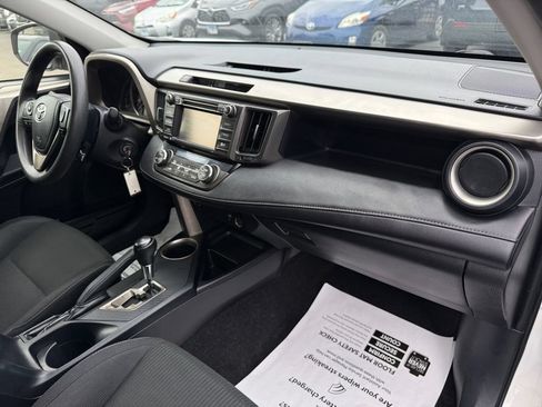 Used 2014 Toyota RAV4 XLE AWD/4WD image 17