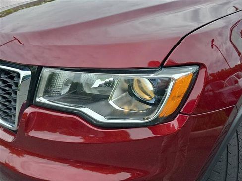 Used 2020 Jeep Grand Cherokee Limited AWD/4WD image 30