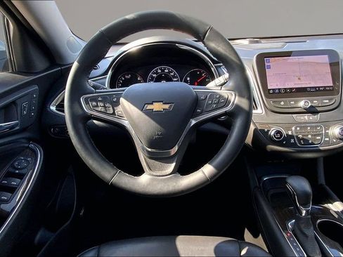 Used 2023 Chevrolet Malibu LT FWD image 5