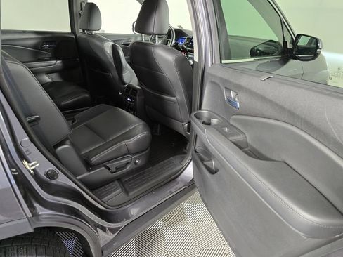 Used 2019 Honda Pilot Touring image 13