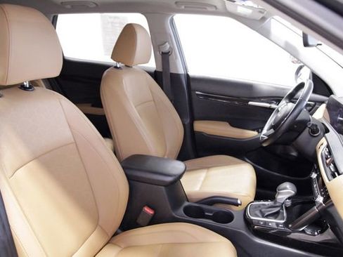 Used 2024 Kia Seltos EX image 15
