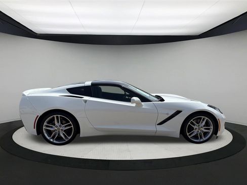 Used 2019 Chevrolet Corvette Stingray Coupe RWD image 6