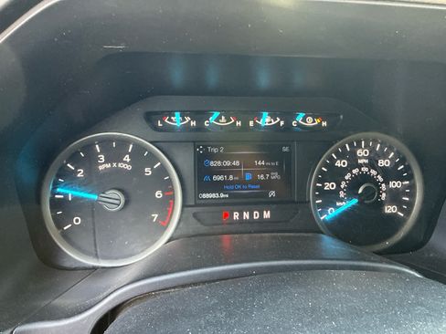 Used 2019 Ford F150 XLT w/ Equipment Group 302A Luxury AWD/4WD image 10