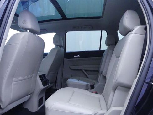 Used 2022 Volkswagen Atlas SE image 27