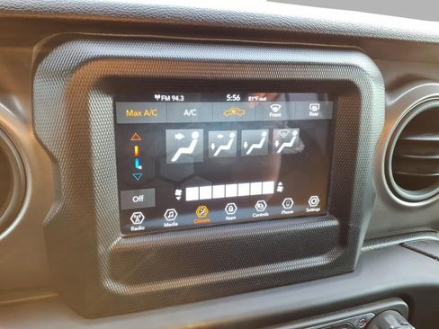 Used 2023 Jeep Gladiator Sport image 5