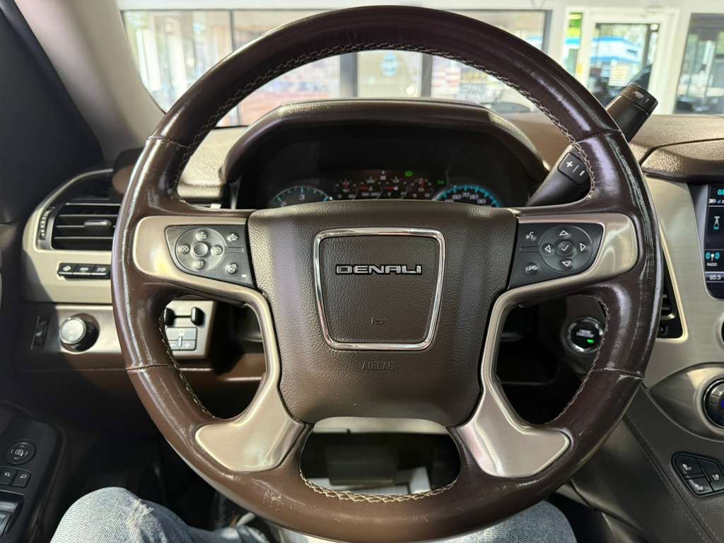 Used 2019 GMC Yukon Denali w/ Open Road Package RWD image 17