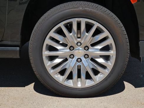 Used 2023 Chevrolet Suburban High Country AWD/4WD image 9