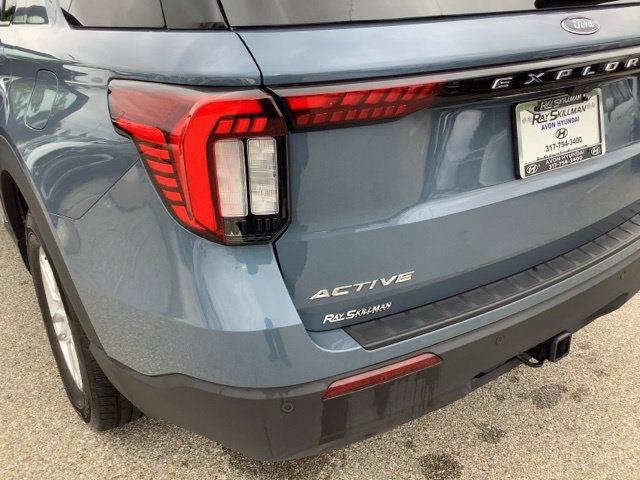 Used 2025 Ford Explorer Active AWD/4WD image 23