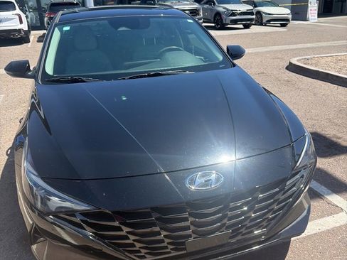 Used 2021 Hyundai Elantra Limited FWD image 5
