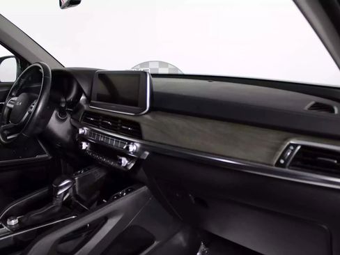 Used 2022 Kia Telluride EX w/ EX Premium Package FWD image 12