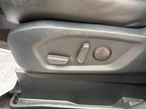 Used 2020 Ford Edge Titanium FWD image 25