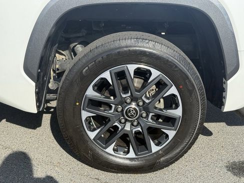 Used 2022 Toyota Tundra 1794 Edition image 11