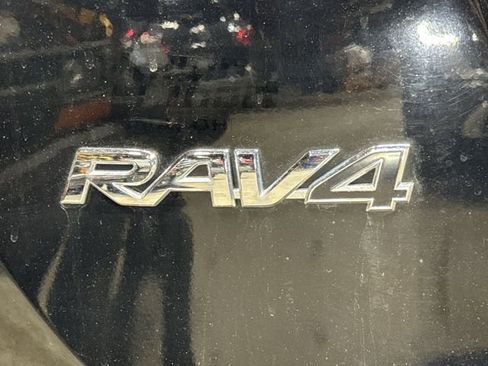 Used 2016 Toyota RAV4 LE image 28