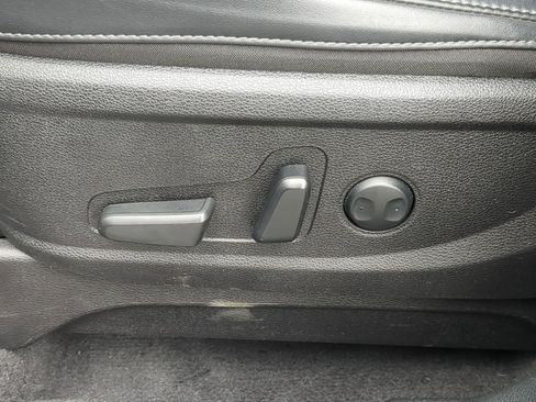 Used 2025 Kia Telluride S FWD image 17
