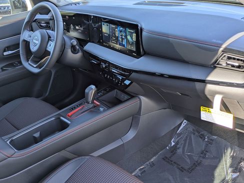 New 2026 Nissan Kicks SR FWD image 33