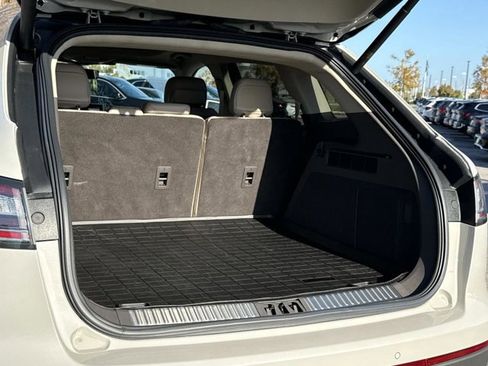 Used 2021 Lincoln Nautilus Reserve w/ Equipment Group 201A image 11