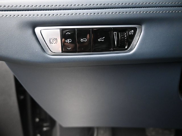 New 2025 Cadillac Escalade IQ Luxury 2 AWD/4WD image 35