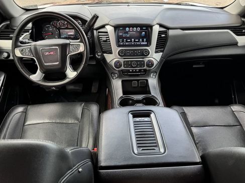 Used 2017 GMC Yukon XL SLT AWD/4WD image 28