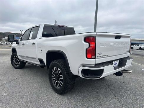 Used 2024 Chevrolet Silverado 2500 High Country w/ High Country Premium Package image 5