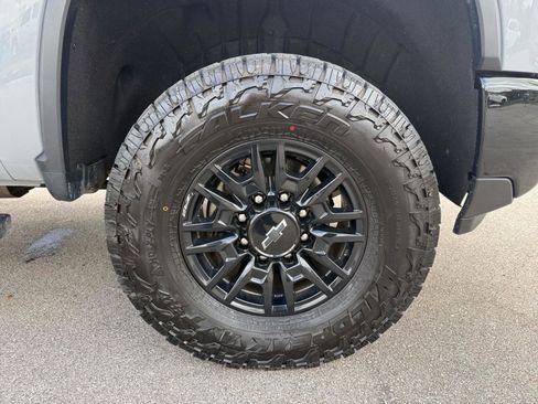 Used 2024 Chevrolet Silverado 2500 ZR2 AWD/4WD image 31