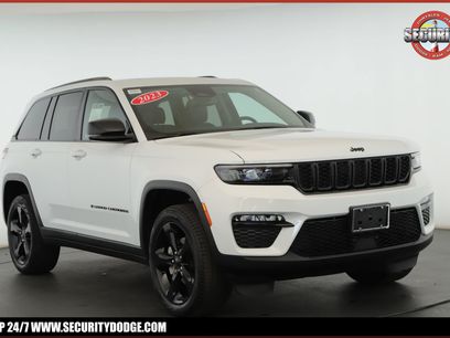 Used 2023 Jeep Grand Cherokee Limited w/ Black Appearance Package