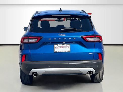 Used 2023 Ford Escape SE FWD image 6