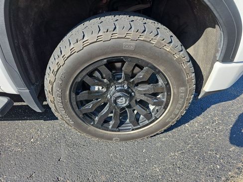 Used 2020 GMC Sierra 1500 AT4 w/ AT4 Premium Package AWD/4WD image 9
