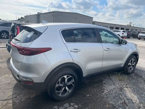 Used 2022 Kia Sportage LX AWD/4WD image 4