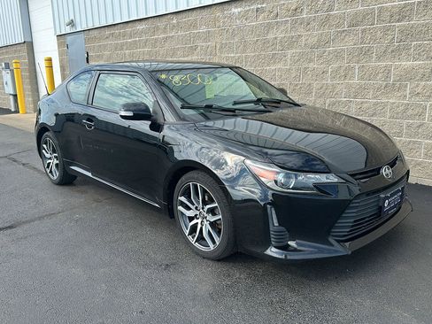 Used 2014 Scion tC FWD image 2