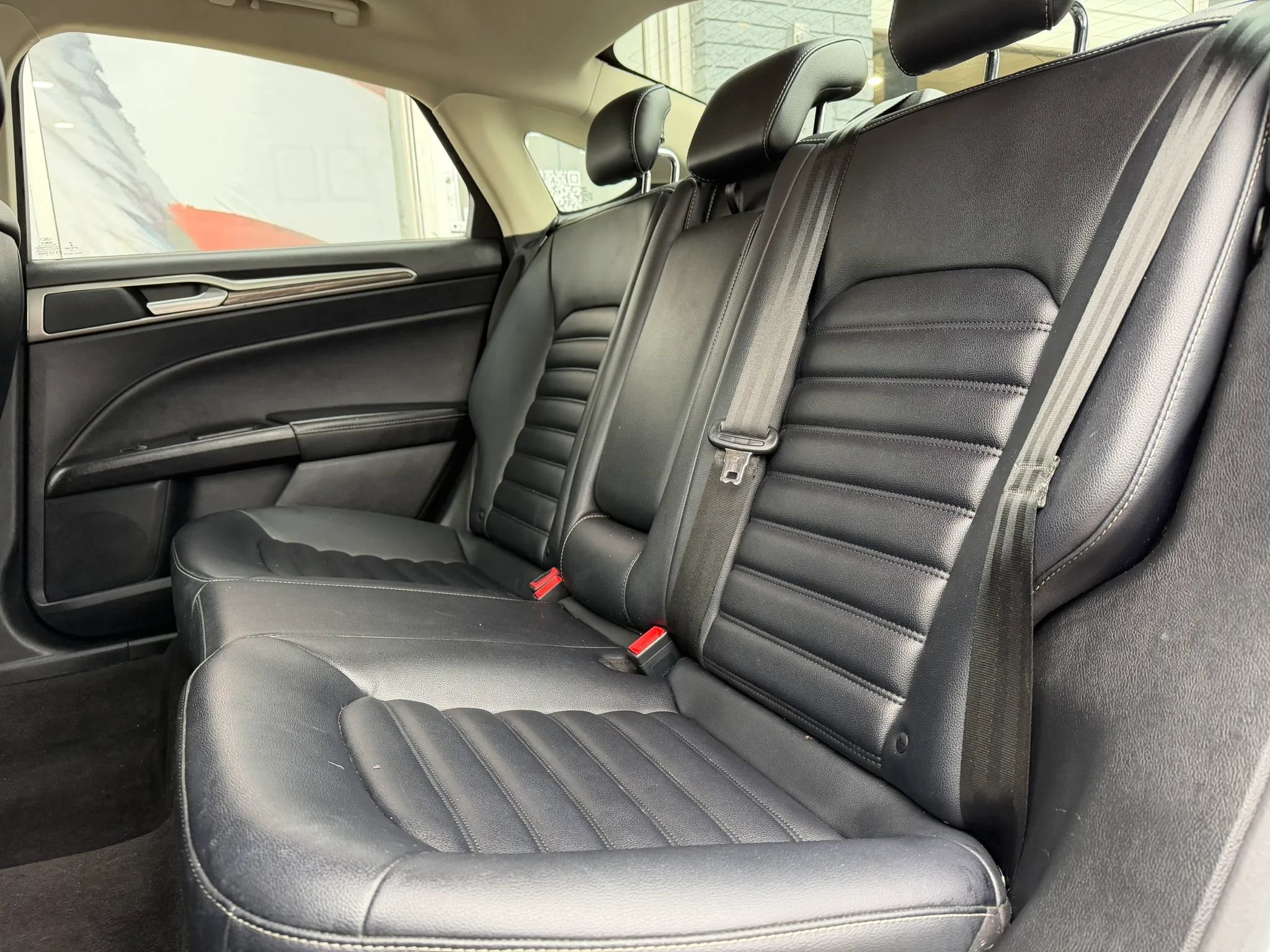 Used 2020 Ford Fusion SEL FWD image 12