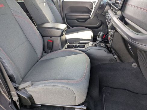 Used 2025 Jeep Wrangler Unlimited Rubicon image 29