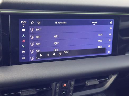 Certified 2025 Porsche Macan Electric RWD image 17