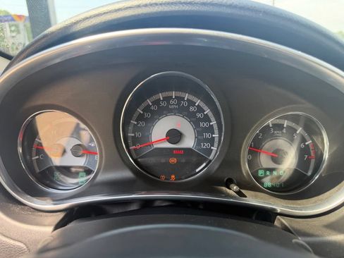 Used 2012 Chrysler 200 Touring FWD image 19