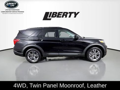 Used 2022 Ford Explorer XLT w/ Equipment Group 202A image 8