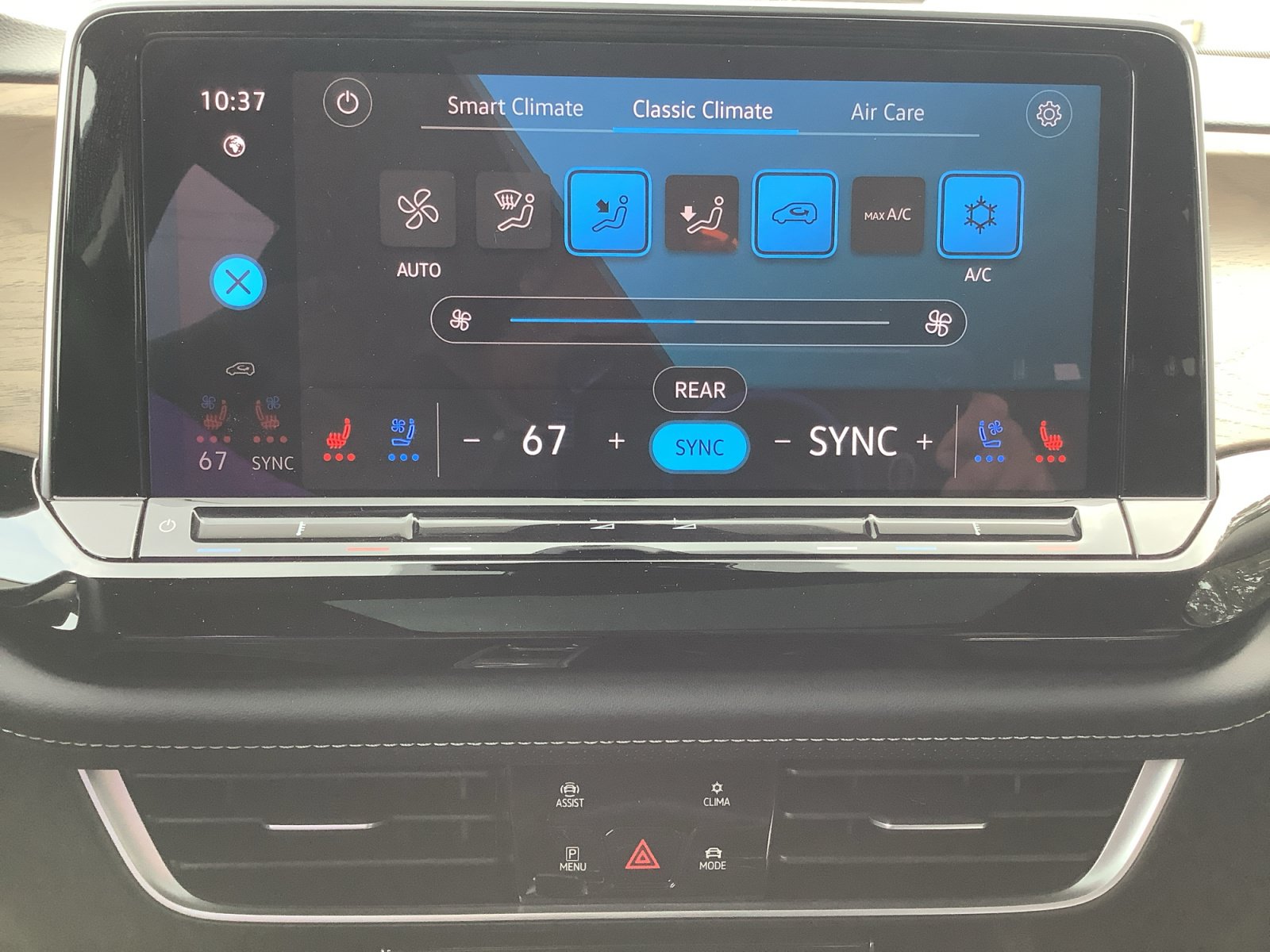 New 2025 Volkswagen Atlas SE FWD image 24