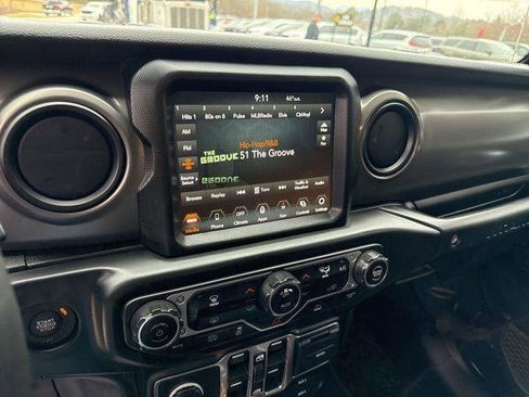 Used 2023 Jeep Wrangler Unlimited AWD/4WD image 21