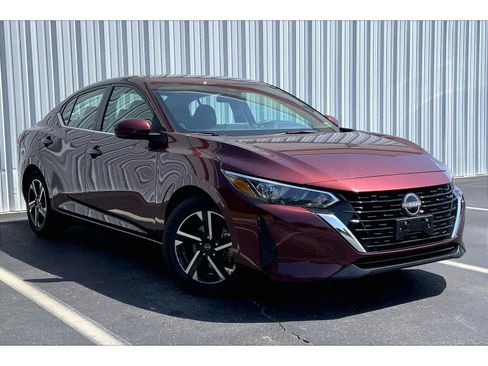 Used 2025 Nissan Sentra SV FWD image 2