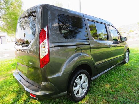 Used 2016 Ford Transit Connect XLT image 11