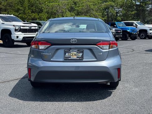 Used 2025 Toyota Corolla LE FWD image 4