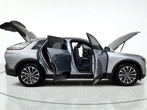 Used 2024 Cadillac Lyriq Sport RWD image 20