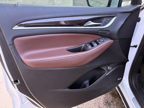 Used 2021 Buick Enclave Avenir w/ Avenir Technology Package FWD image 12