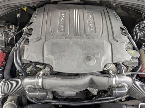 Used 2017 Jaguar F-PACE Prestige image 31