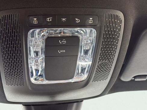 Used 2023 Mercedes-Benz GLB 250 4MATIC image 23