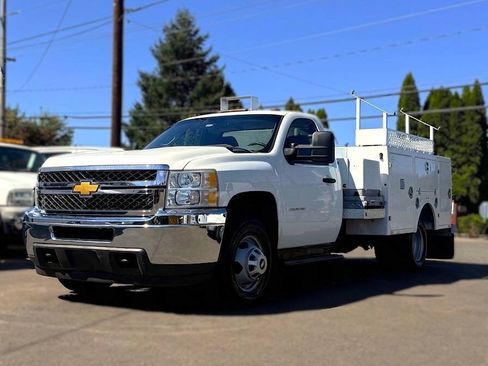 Used 2013 Chevrolet Silverado 3500 W/T RWD image 3
