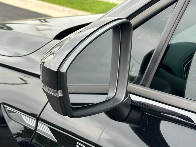 Certified 2024 Volkswagen Tiguan SE R-Line AWD/4WD image 12