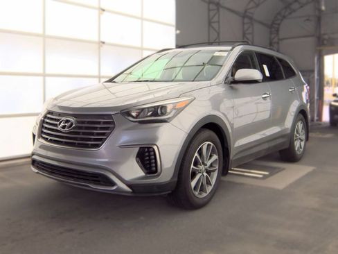 Used 2018 Hyundai Santa Fe SE FWD image 1