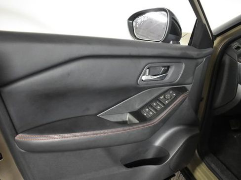 Used 2025 Nissan Rogue SV AWD/4WD image 7